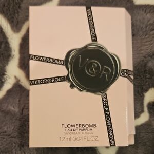 VIKTOR & ROLF Flowerbomb Sample